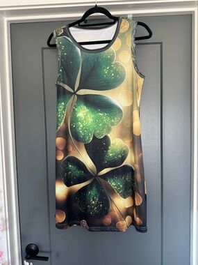 Sleeveless Green Clover Print Dress